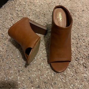 Peep toe mules sz 8.5